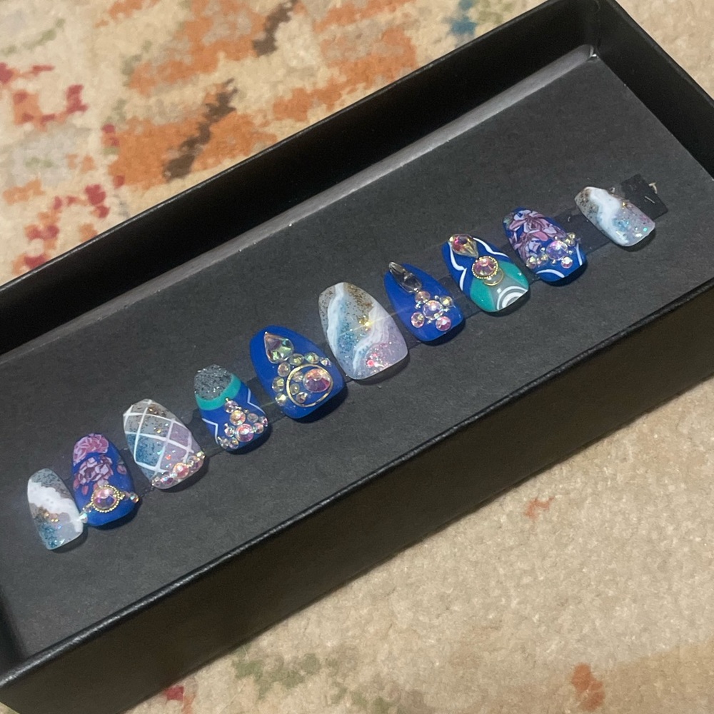 Handmade press-on acrylic nails